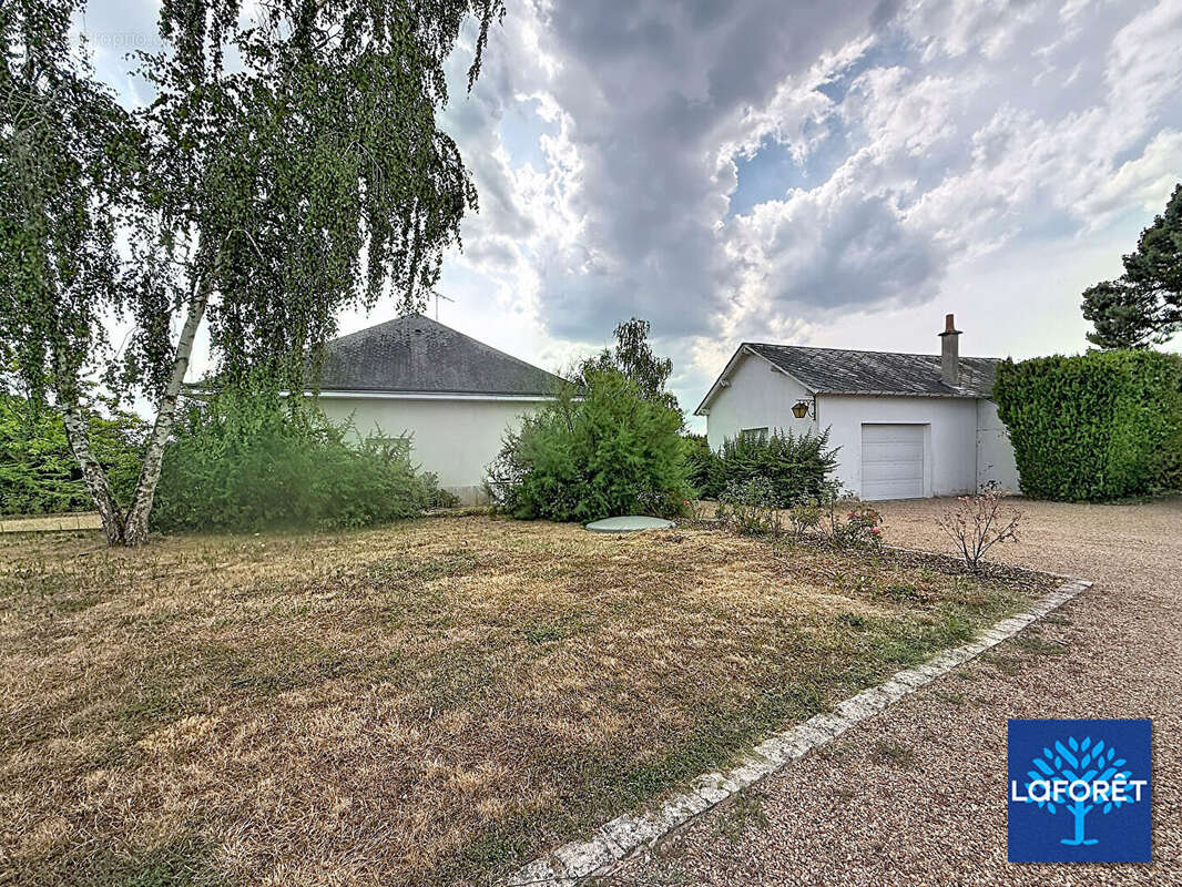 HUISSEAU-SUR-COSSON - Maison familiale de 148 m² avec piscine - photo 3