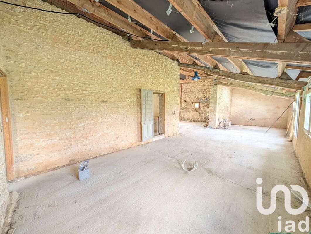 Photo 5 - Maison à LEIGNES-SUR-FONTAINE