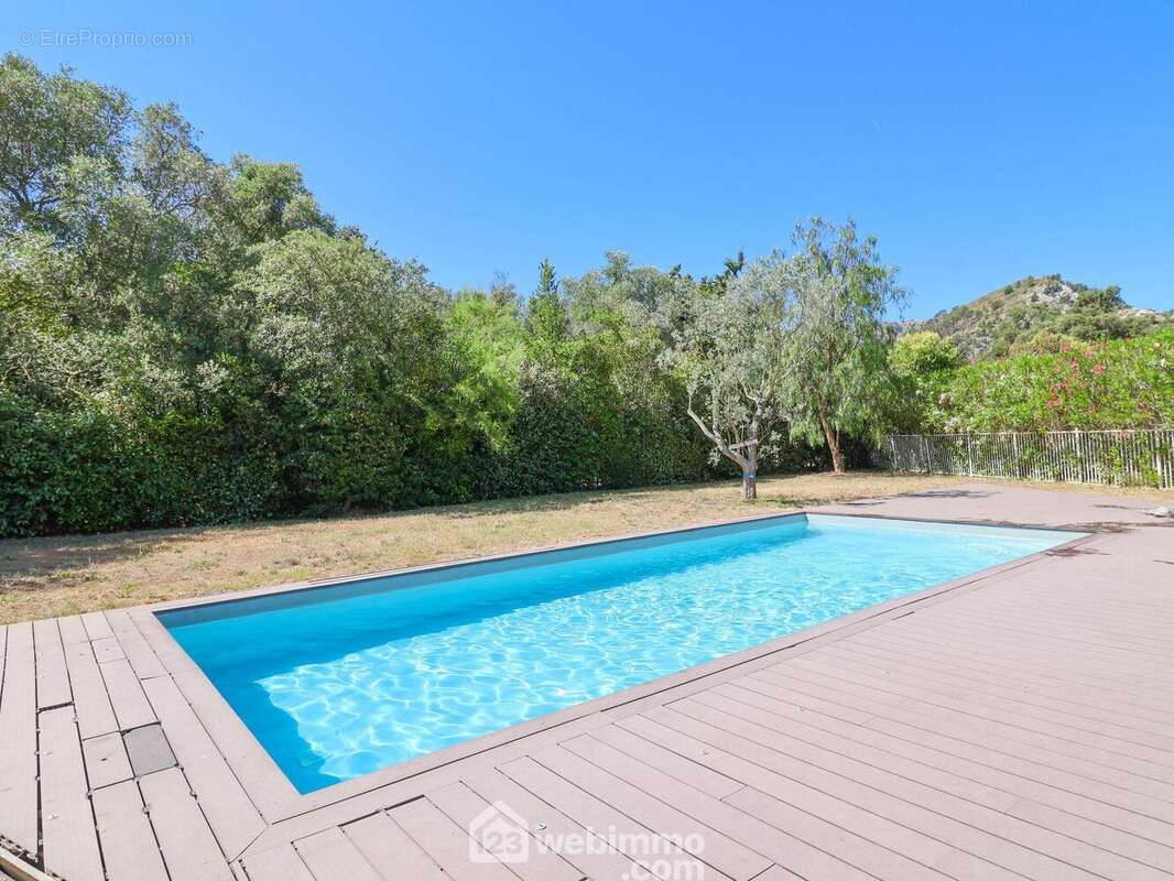 Appartement 64 m² à Marseille-9e  - photo 21