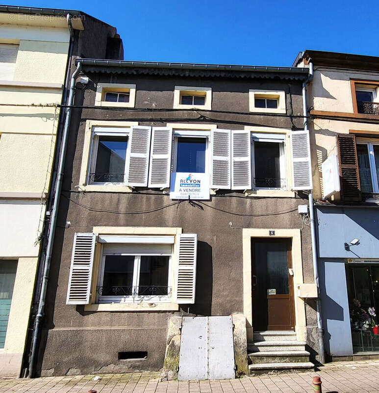 Maison à ARS-SUR-MOSELLE