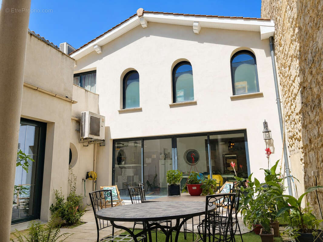 Chartrons   Ensemble immobilier unique et atypique de 310 m2 en monopropriété, avec garage et jardin - photo 11