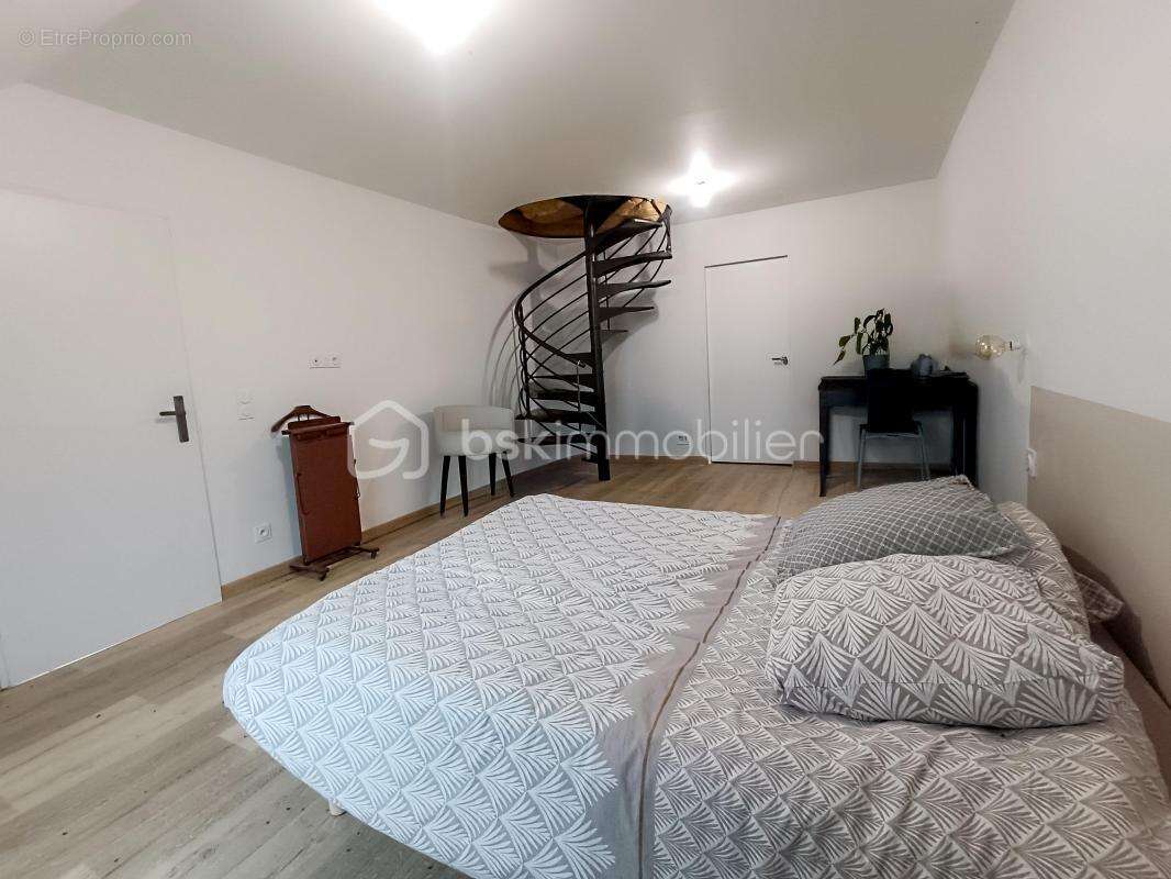 Maison à VERNOU-LA-CELLE-SUR-SEINE