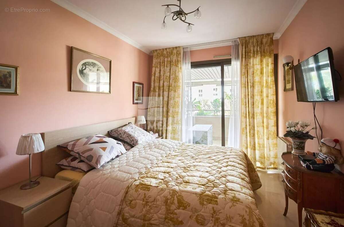 À vendre - Appartement 2 pièces à Cannes, Résidence Le Gray d'Albion - photo 9