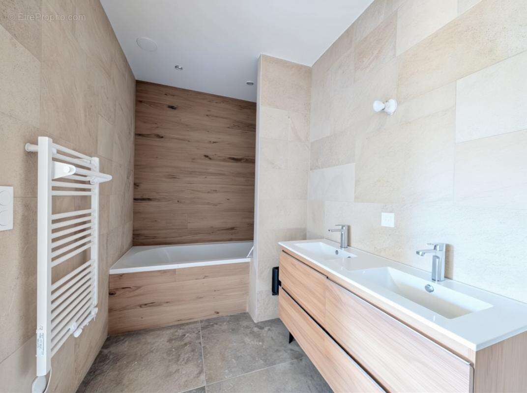 Appartement à SEREZIN-DU-RHONE