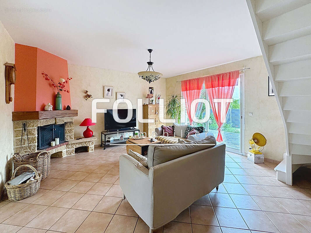 Maison à AGON-COUTAINVILLE