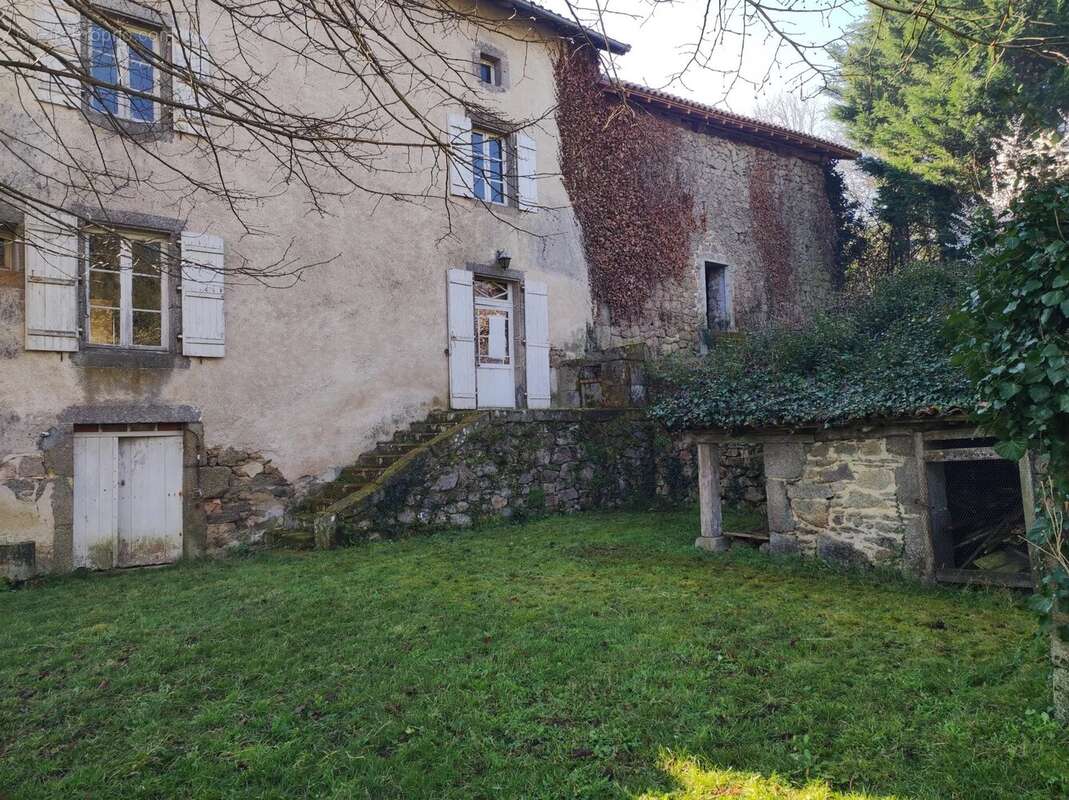 Maison à BUSSEROLLES