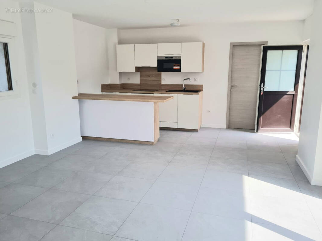 Appartement à LA ROCHE-SUR-FORON