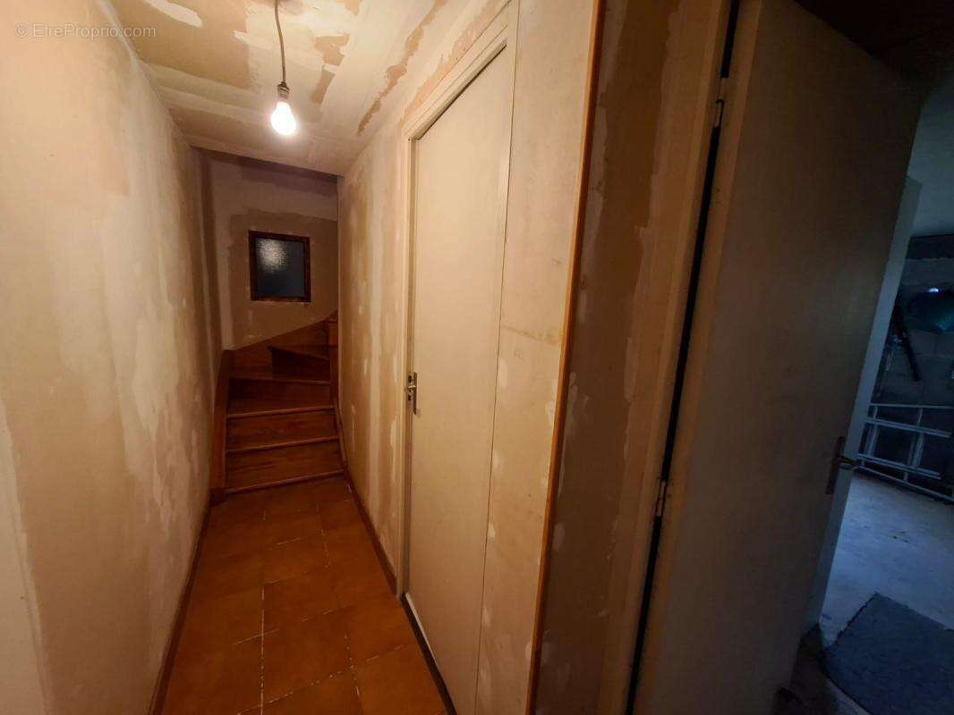 Locquirec secteur Kerboulic – Maison au calme avec beau potentiel - photo 10