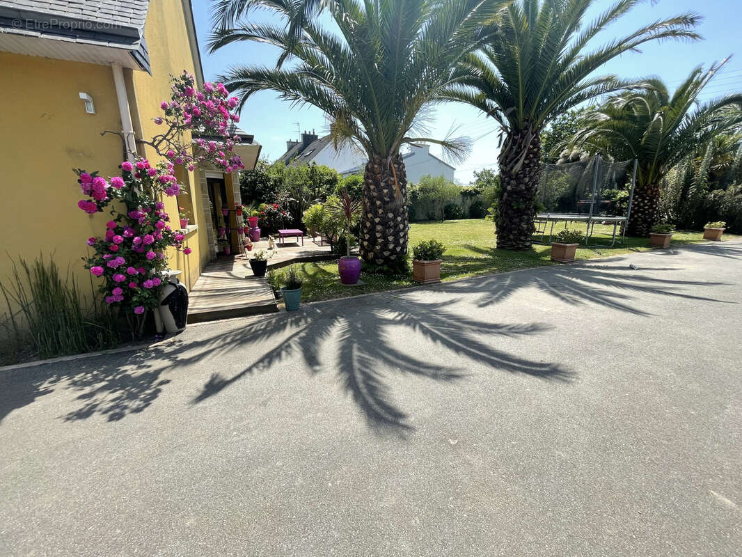 Maison à LE RELECQ-KERHUON