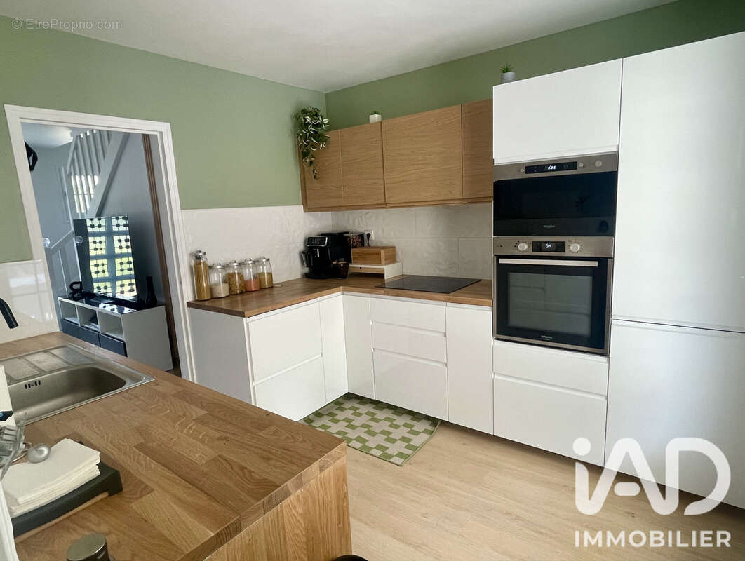 Maison 175 m² à Saint-Martin-Du-Tertre  - photo 6