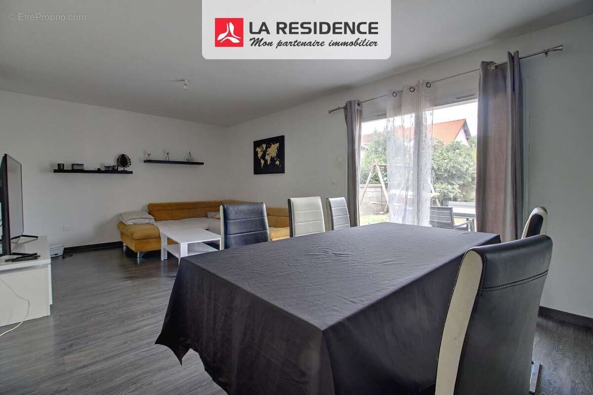 Maison à SAINT-ETIENNE-DU-ROUVRAY