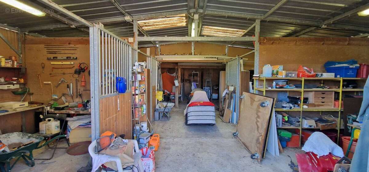 Autre à ROQUEBRUNE-SUR-ARGENS