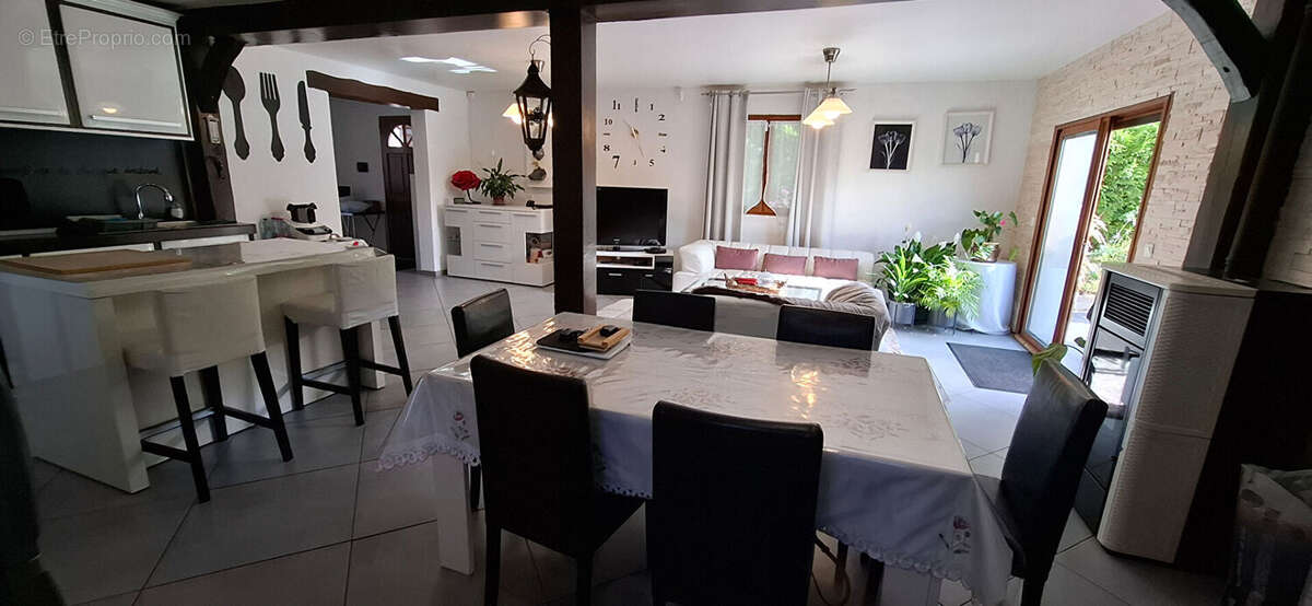 Maison à SAINTE-GENEVIEVE