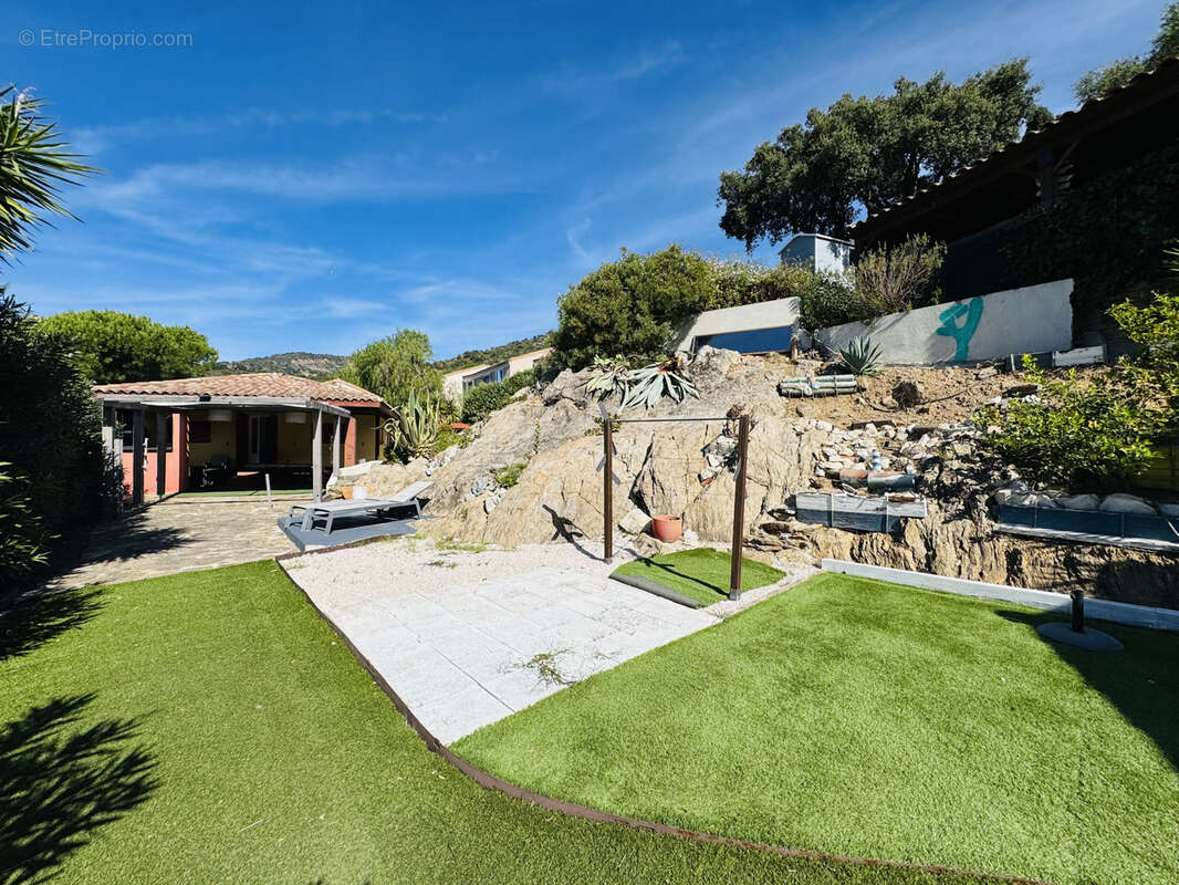 Maison à BORMES-LES-MIMOSAS