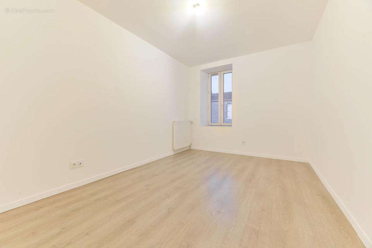 Maison à AIGREFEUILLE-SUR-MAINE