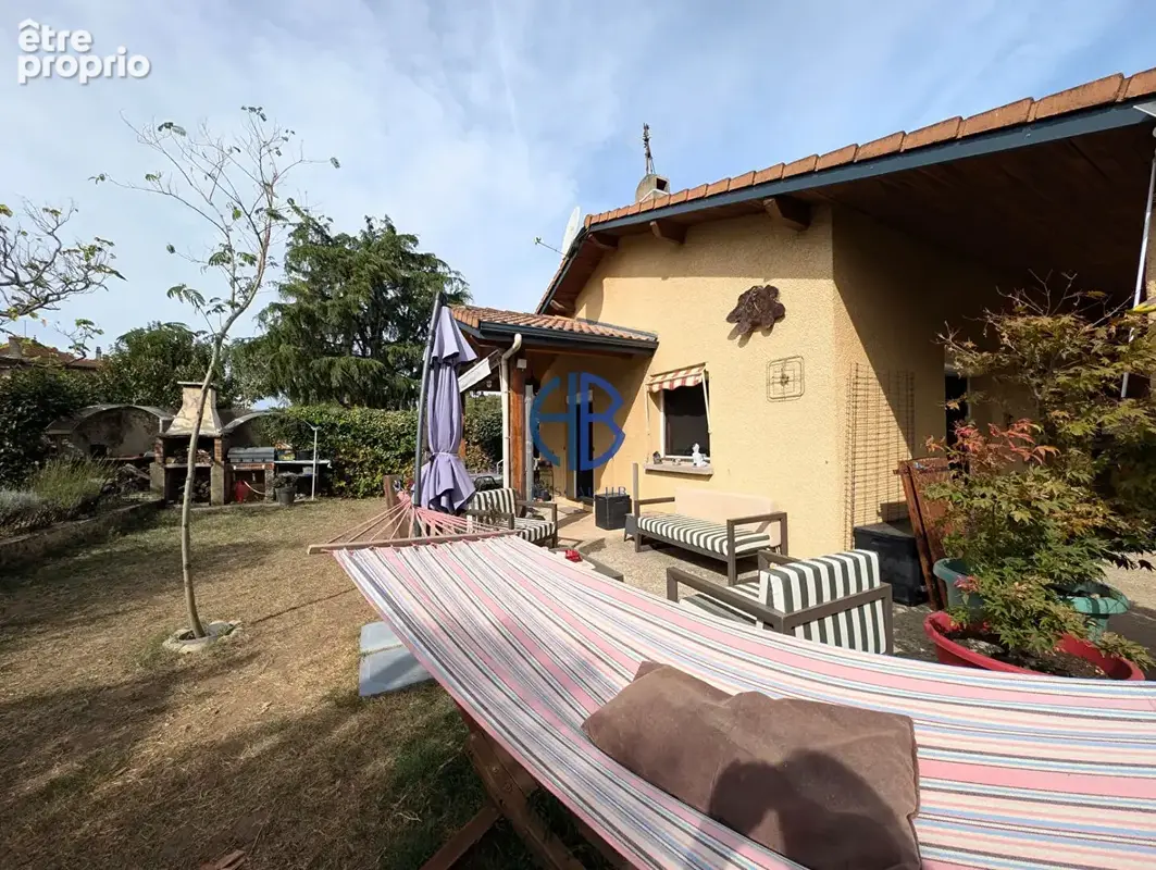 Maison de plain-pied 5 pièces avec piscine et garage - photo 1