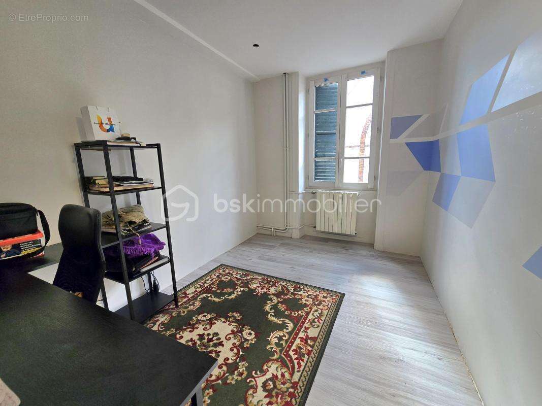 Maison de 232 m² avec dépendances, jardin clos et volumes rares – Randan (63) - photo 11