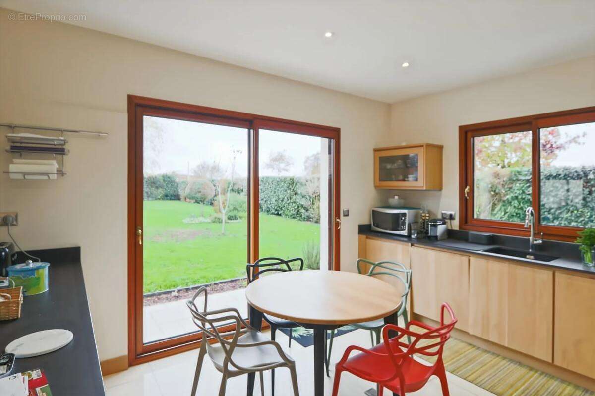 Maison à VOIVRES-LES-LE-MANS