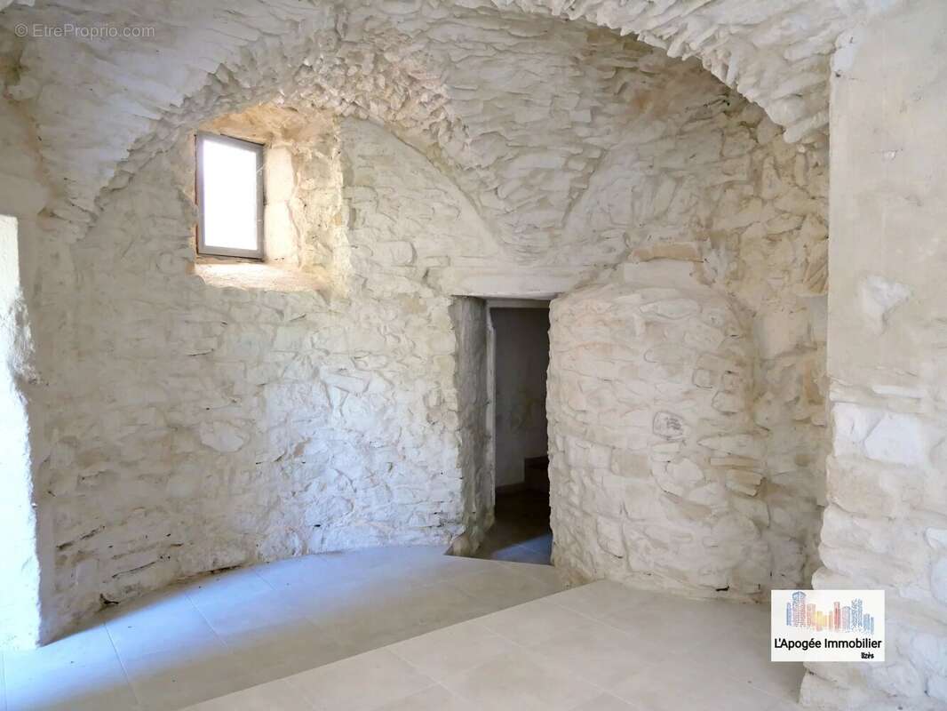 Appartement à LUSSAN