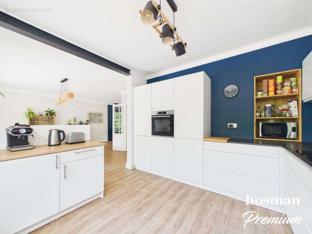 Coup de coeur ! Maison de 203.0 m2 avec vue sur la Chézine - 6 chambres avec jardin et garage - Quartier Chezine-Procé - photo 2