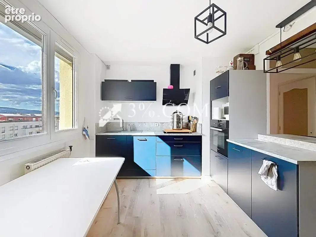 Appartement T3 vue Crussol: 74 m2 habitables avec balcon et - photo 4