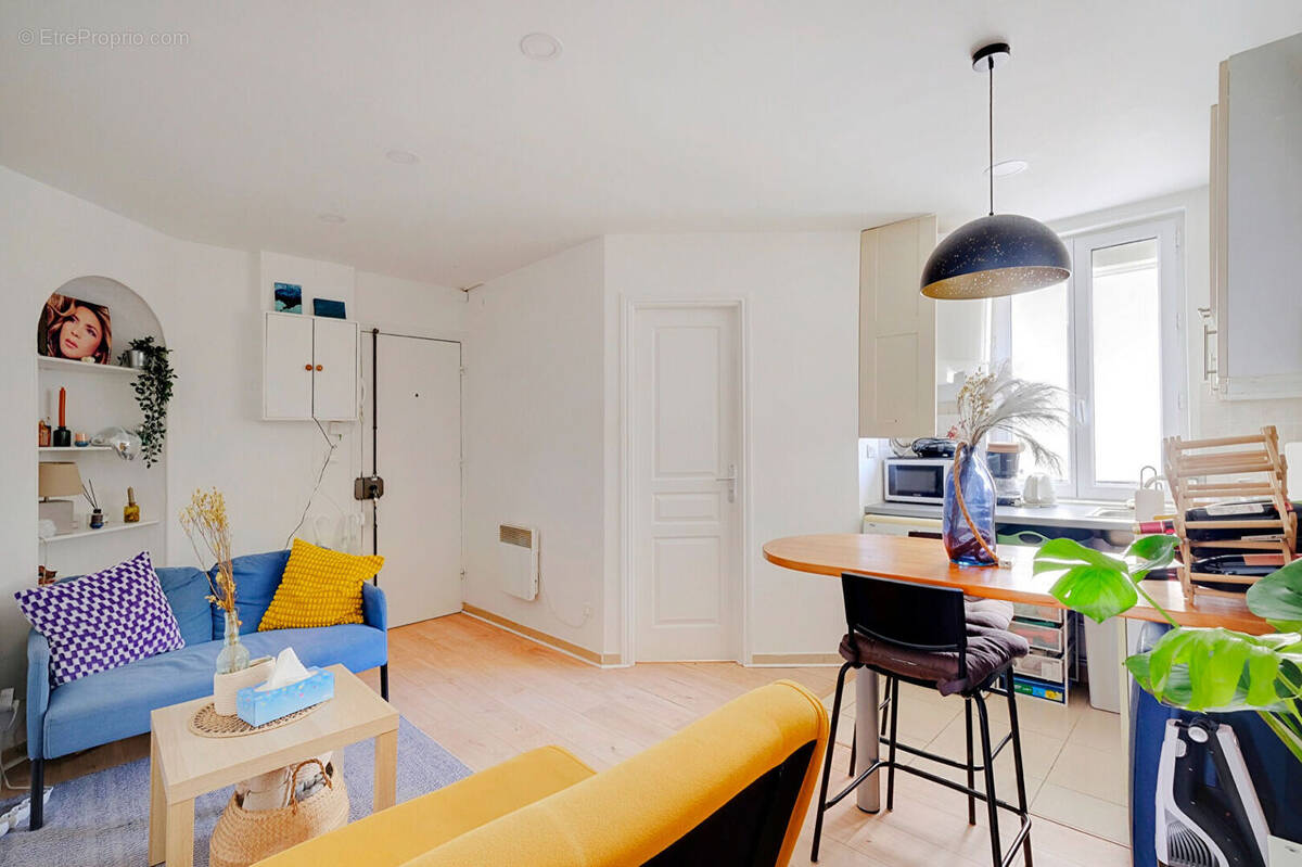 Appartement à PARIS-18E