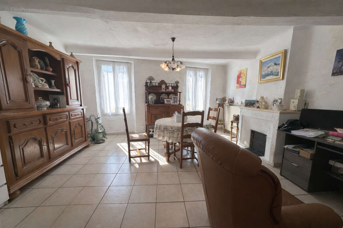 Maison à CARNOULES