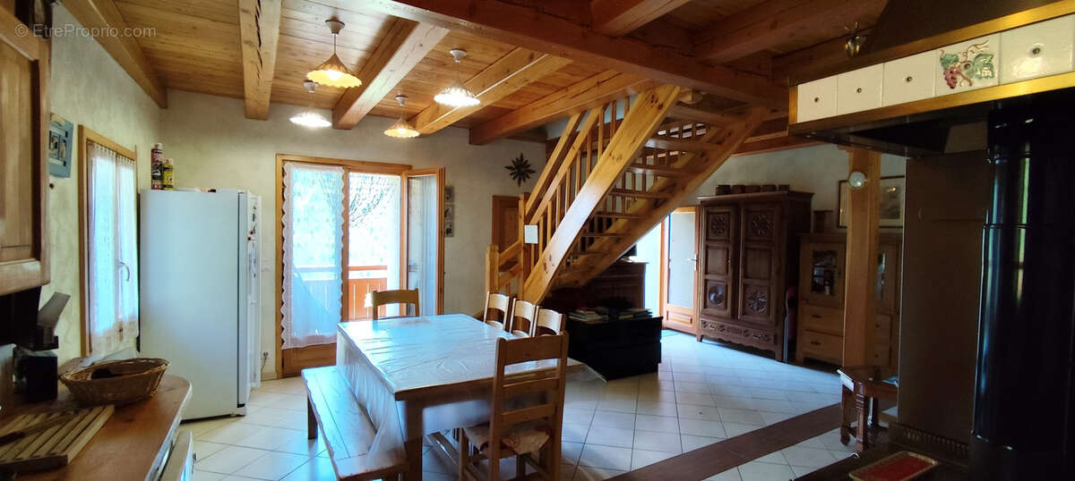 Vaste maison dans hameau au calme - photo 6