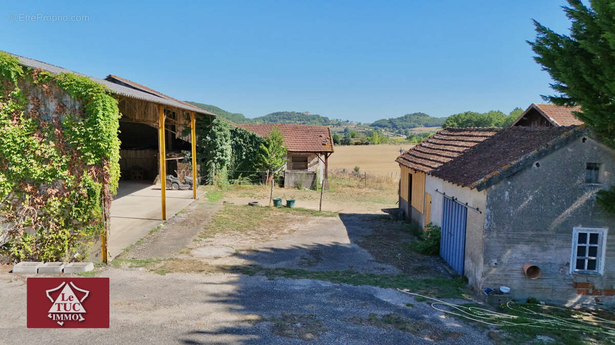 Propriété équestre avec piscine et dépendances. - photo 7