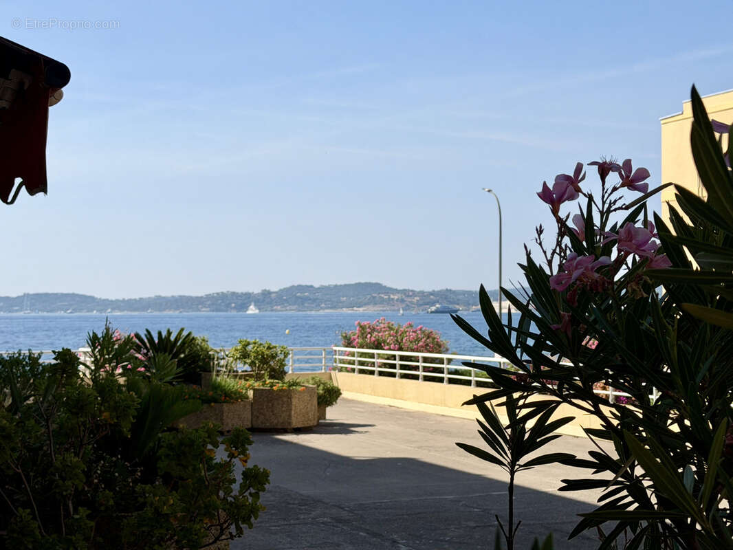 Appartement traversant 3 pièces avec vue mer proche centre-ville de sainte maxime - photo 12