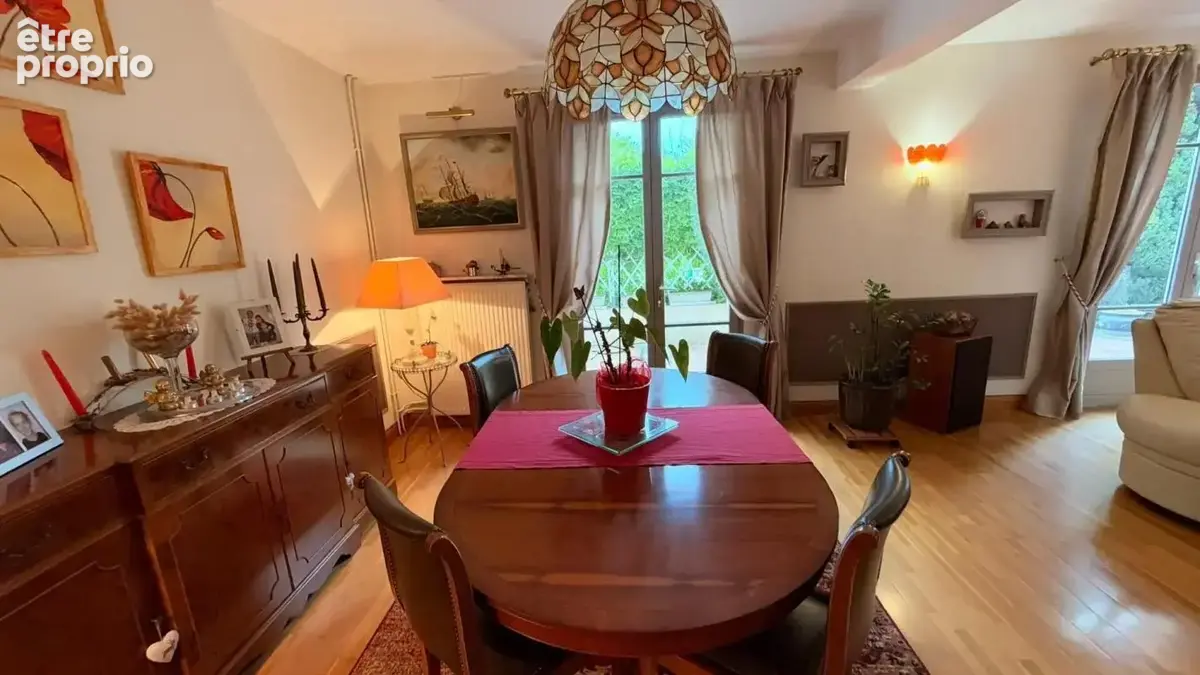 Emplacement de 1er choix pour cette maison de ville - photo 6