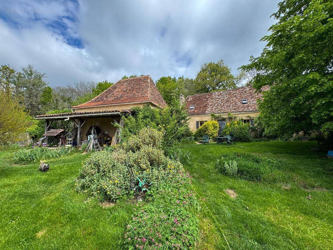 Maison à SAINT-CAPRAISE-DE-LALINDE