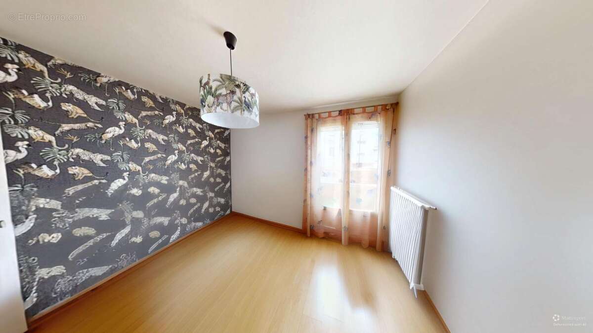 Appartement à SAINT-JEAN-DE-LA-RUELLE