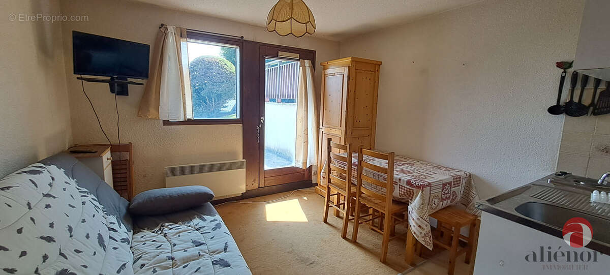 Appartement à MORILLON