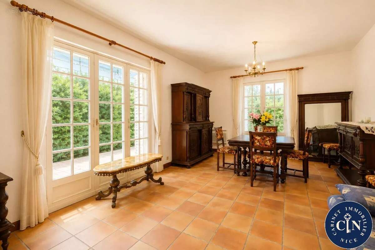 Maison 246 m² à Drap  - photo 4