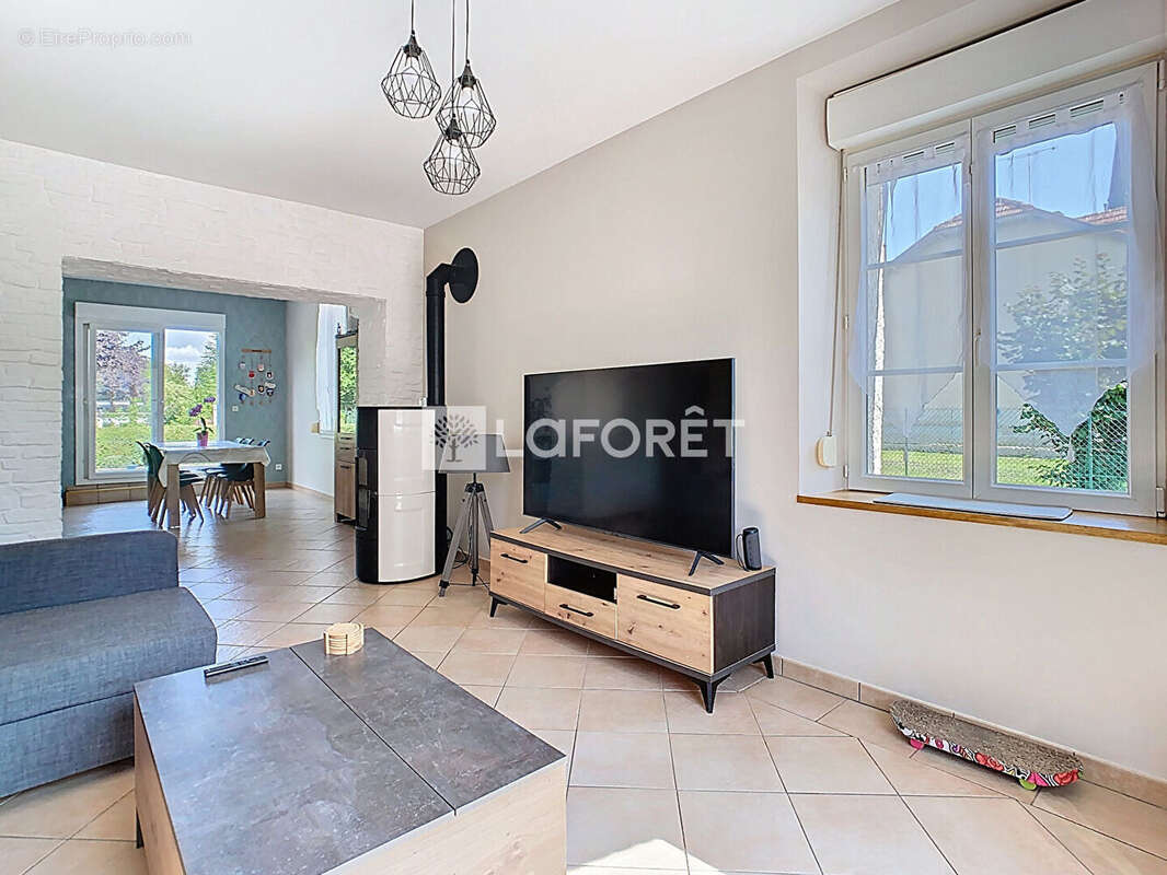 Maison à VIENNE-LE-CHATEAU