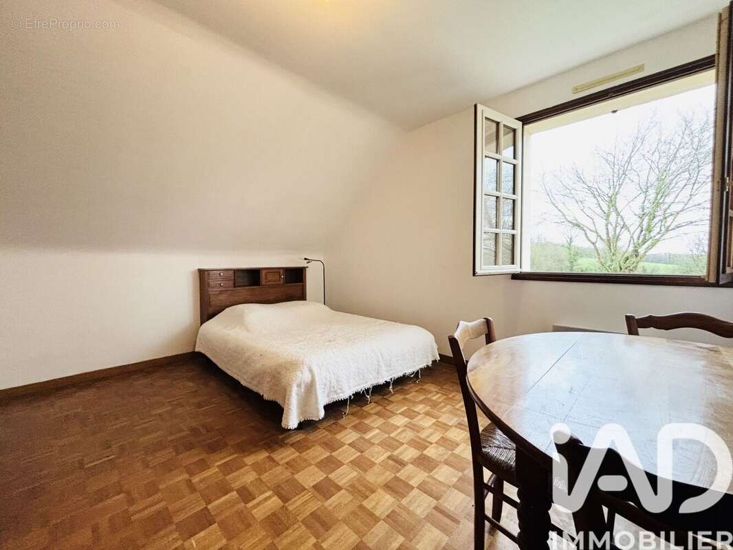 Photo 8 - Maison à ROUGE