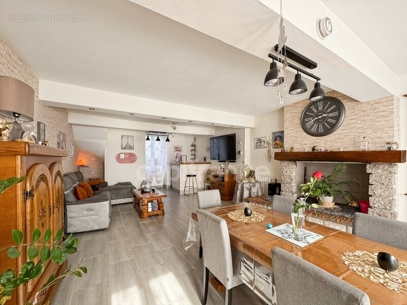 Maison à SAINT-PEREUSE