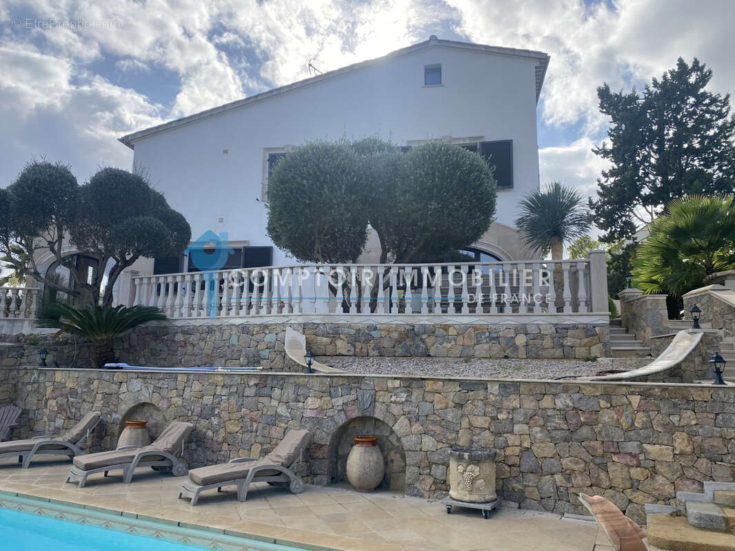Maison à MANDELIEU-LA-NAPOULE