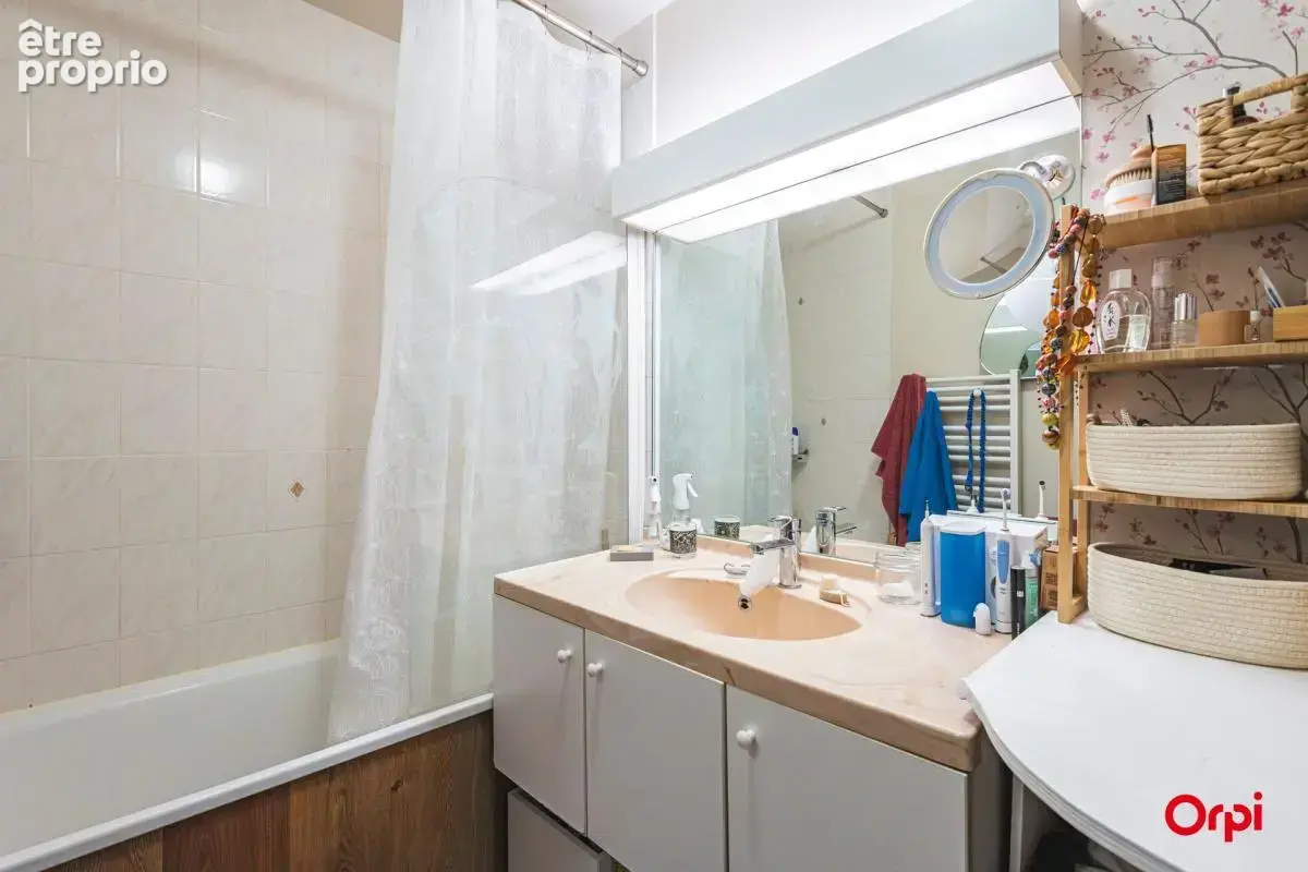 Appartement À Vendre T4 de 73 m2 avec Balcon et BOX à REIMS - photo 7