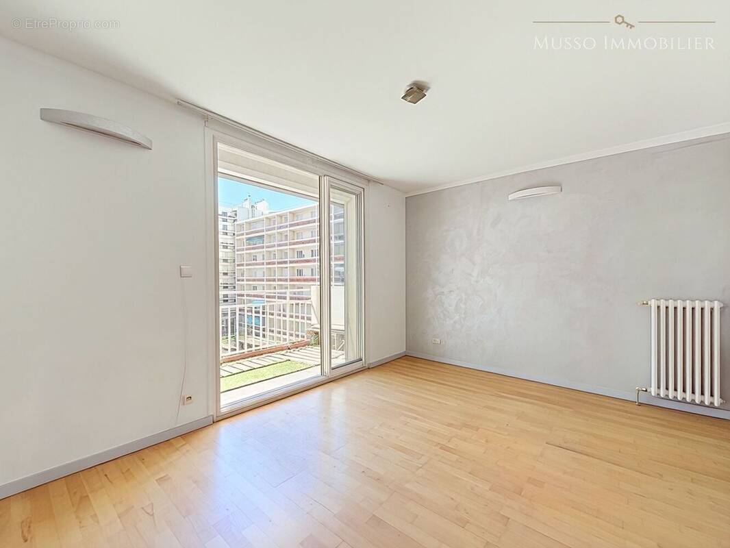 Appartement à MARSEILLE-7E