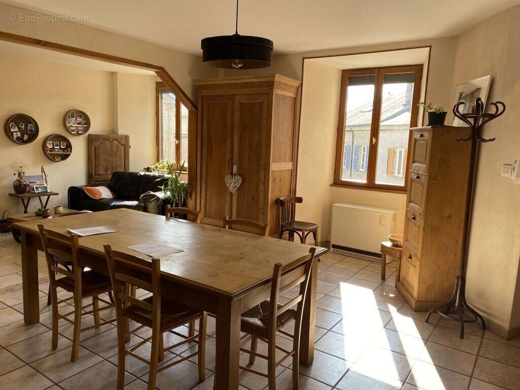 Maison 117 m² à Nedde  - photo 2