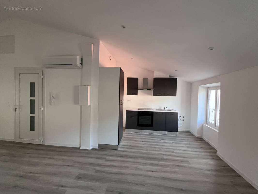 Tres beau t3 traversant dernier etage carnoules - photo 4