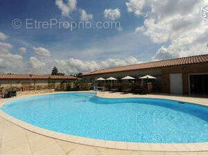 Paradou (13) : Villa T3 de plain pied de 78 m2 avec extérieur, garage et parking - photo 2