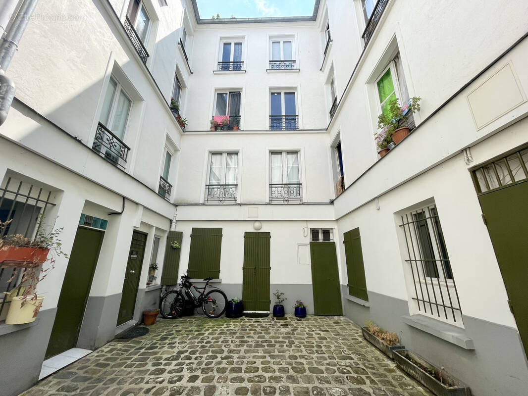 Appartement à PARIS-18E