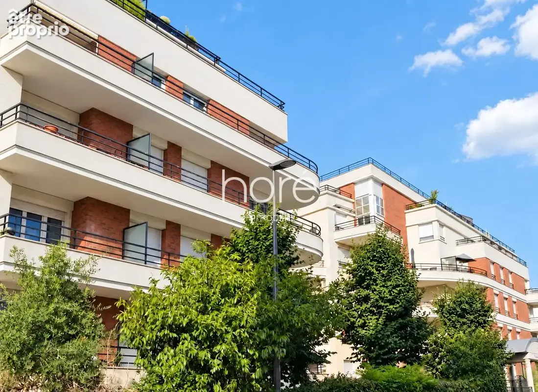 Appartement 3 pièces 77 m² · à Suresnes · 76,8 m² · 452 000 €