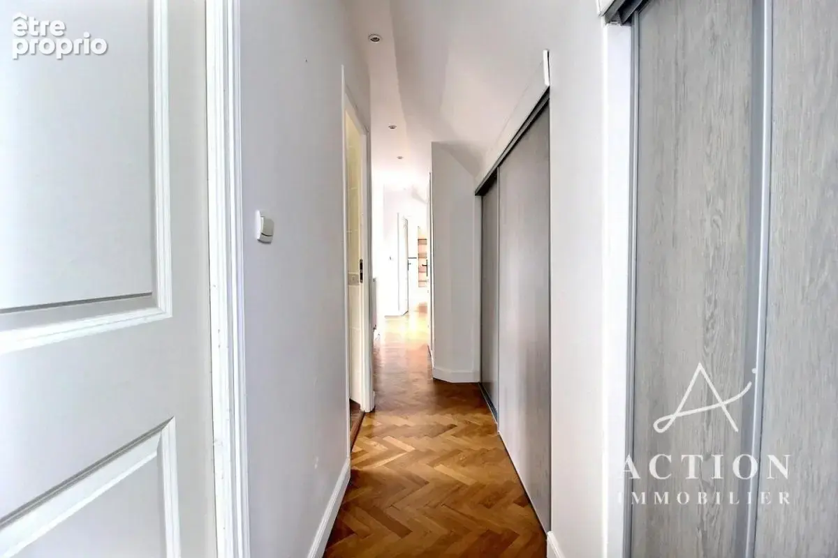 Maison individuelle 128 m², fond d'allée privée, charmante et lumineuse – 3 chambres et bureau - Jardin - Garage et 4 parking -  - photo 13