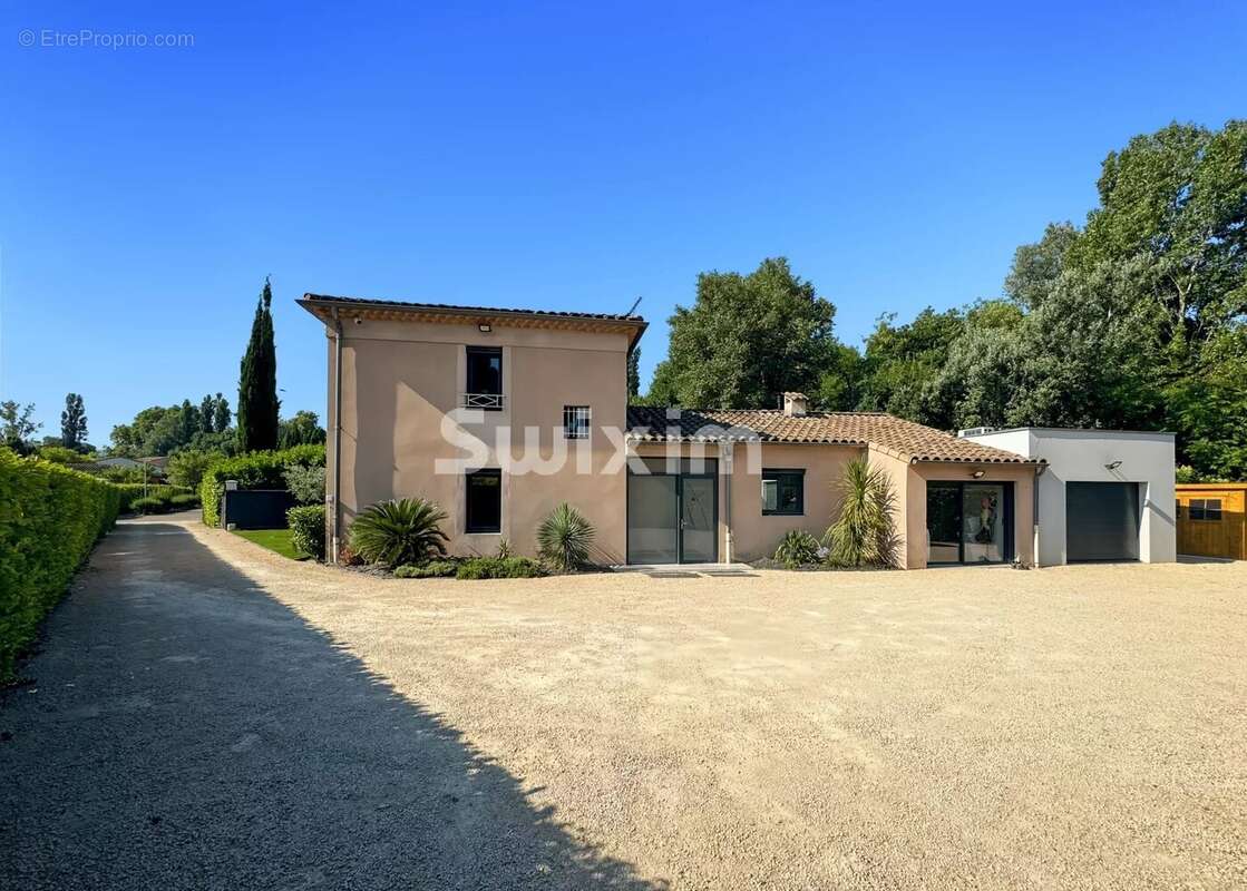 Maison à MONTBOUCHER-SUR-JABRON