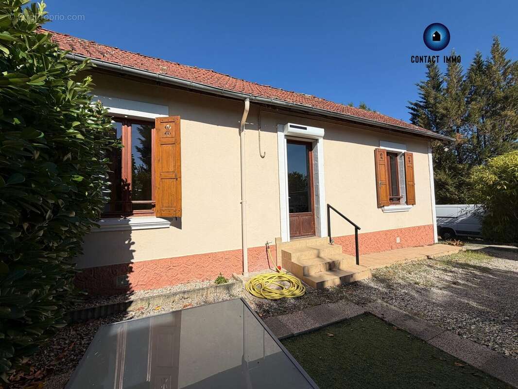 Maison 70 m² à Saint-Pantaleon-De-Larche  - photo 8