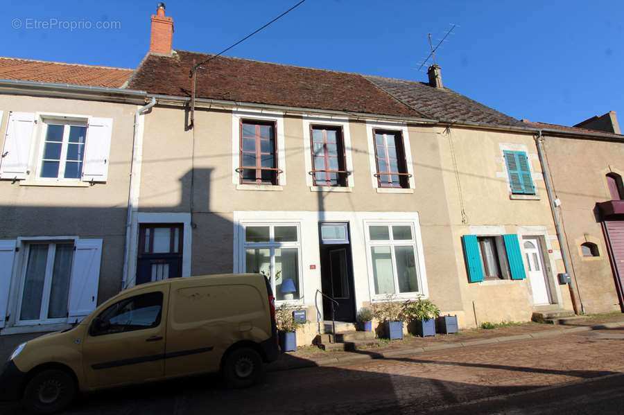 Maison à BRINON-SUR-BEUVRON